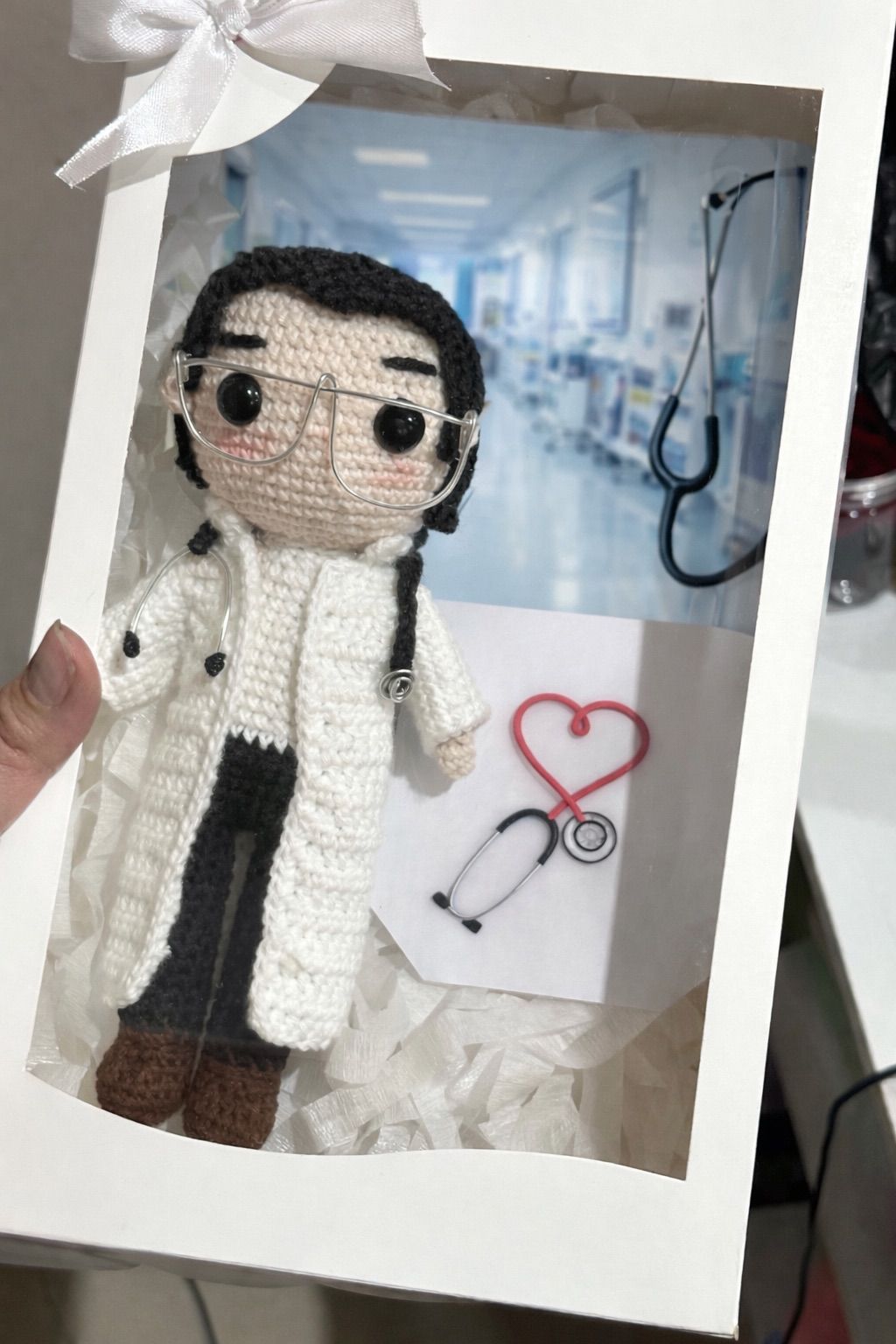 Muñeco doctor tejido